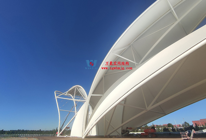 陜西定邊馬蓮灘沙漠公園鋼膜結(jié)構(gòu)工程“奮力快跑”，工程“進(jìn)度條”刷新了!