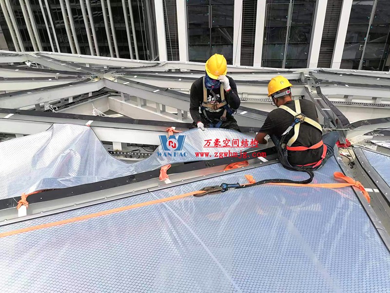 縱使烈日炎炎，腳步從未止歇！海南這個ETFE氣枕膜項目施工進度有最新消息