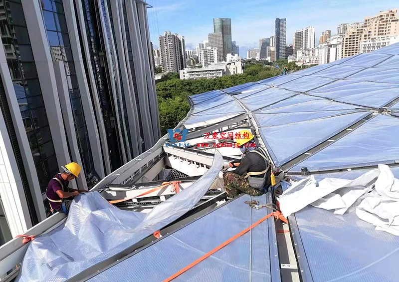 縱使烈日炎炎，腳步從未止歇！海南這個ETFE氣枕膜項目施工進度有最新消息