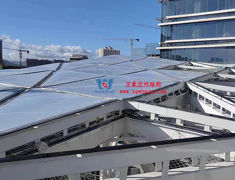 縱使烈日炎炎，腳步從未止歇！海南這個ETFE氣枕膜項目施工進度有最新消息
