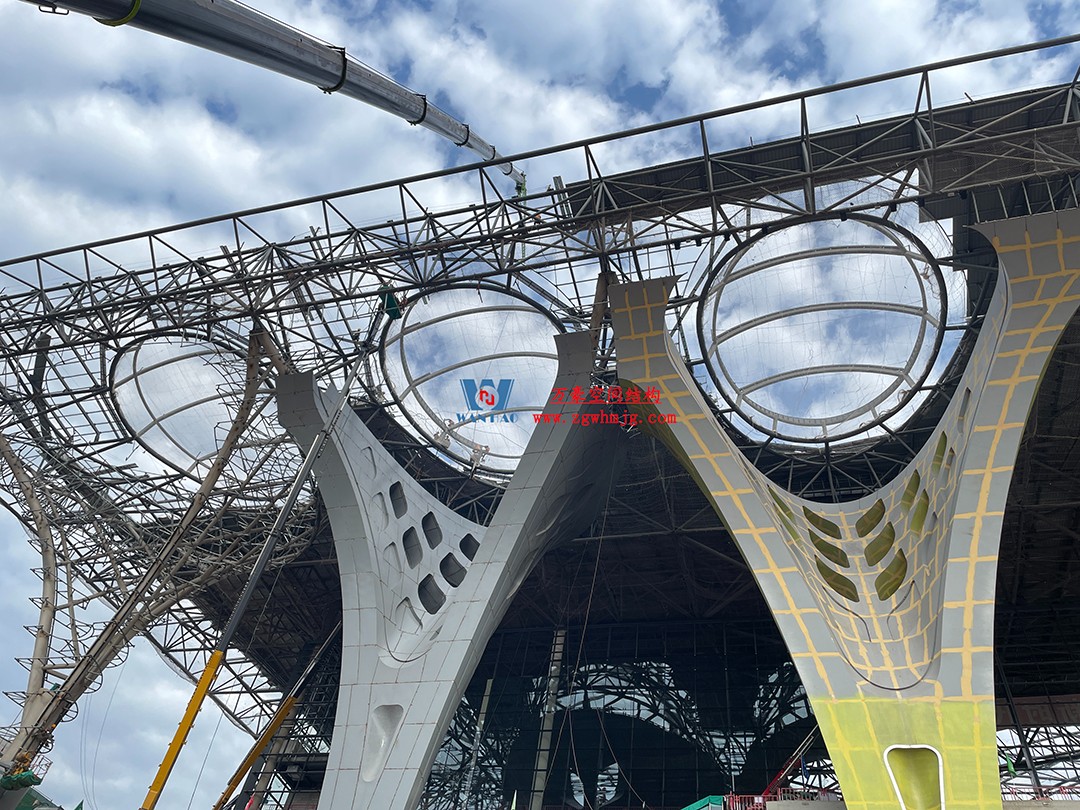 重慶東站站房正在加速建設(shè)，全力繪就項(xiàng)目新篇章