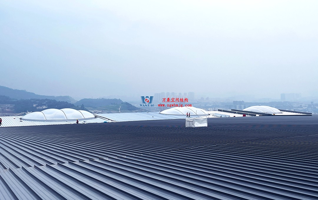 提檔提速，ETFE氣枕膜結(jié)構(gòu)天窗正在火熱施工安裝中