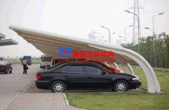 7字型膜結(jié)構(gòu)車棚是什么？有哪些特點(diǎn)？