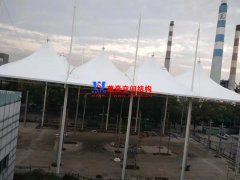 張拉膜結(jié)構(gòu)雨棚遮陽棚好嗎？為什么張拉膜雨棚遮陽棚如此受歡迎？