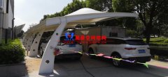 鋼膜結(jié)構(gòu)車棚價(jià)格多少錢？鋼膜結(jié)構(gòu)車棚一平米報(bào)價(jià)造價(jià)決定因素有哪些？