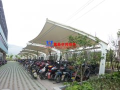 自行車(chē)棚用什么材料做較好？為什么膜結(jié)構(gòu)車(chē)棚是自行車(chē)棚的最佳選擇？