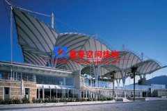 張拉膜結(jié)構建筑與傳統(tǒng)建筑有什么不同？