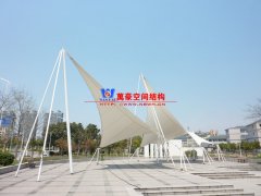 膜結(jié)構(gòu)建筑的連接部位哪些環(huán)節(jié)很重要？需要注意什么問(wèn)題？
