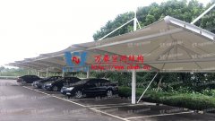膜結(jié)構(gòu)的車棚有什么特點？為什么膜結(jié)構(gòu)的車棚如此受歡迎？